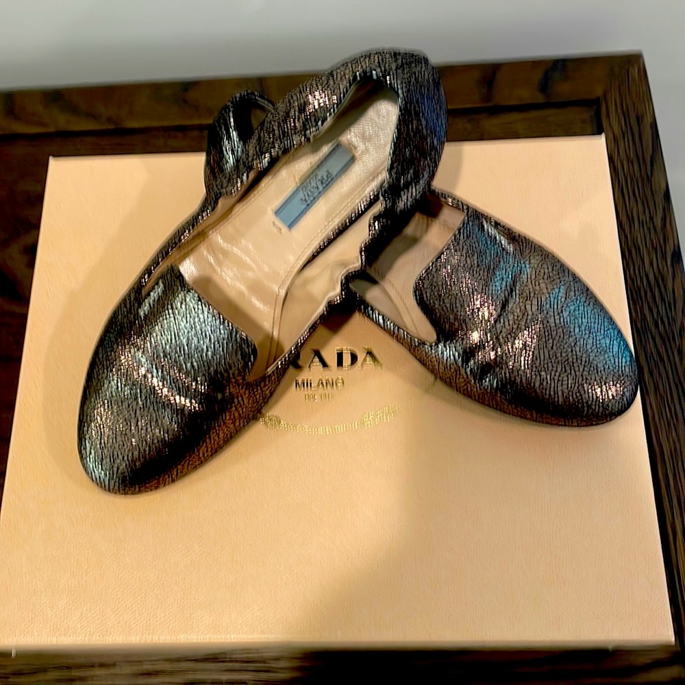 Prada woman flats.
